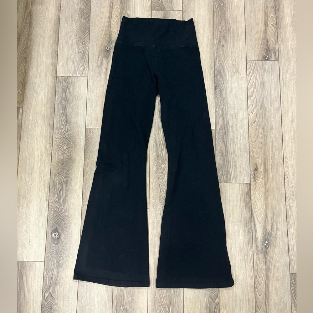Aerie Offline Women’s Black Flare Leggings